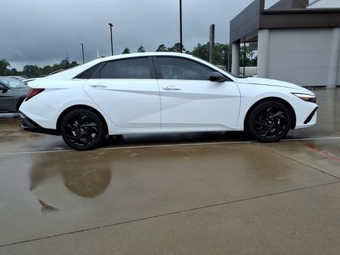 New 2026 Hyundai Elantra SEL Sport Premium FWD image 2