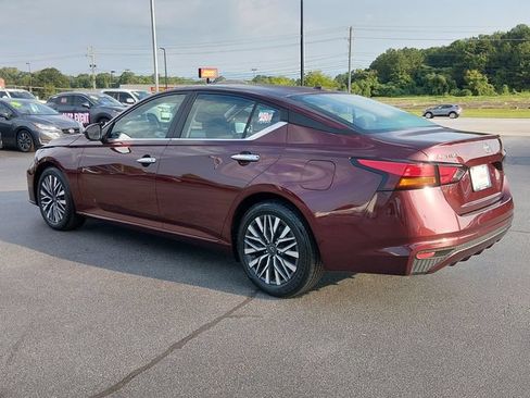 Certified 2025 Nissan Altima 2.5 SV FWD image 5