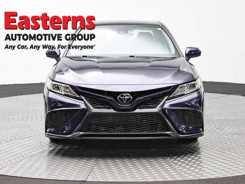 Used 2021 Toyota Camry SE FWD image 2