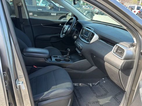 Used 2016 Kia Sorento AWD w/ LX Convenience Package image 14