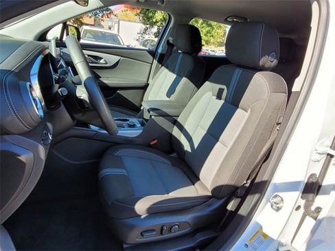 Used 2023 Chevrolet Blazer LT image 8