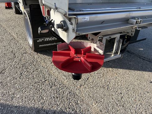 New 2025 Ford F550 4x4 Regular Cab Super Duty image 25