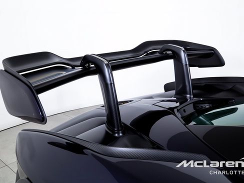 Used 2019 McLaren Senna RWD image 36