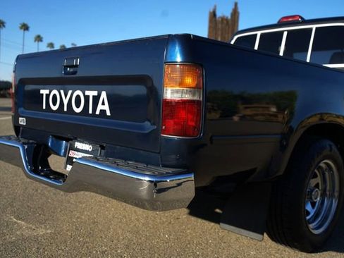 Used 1994 Toyota Pickup DX image 38