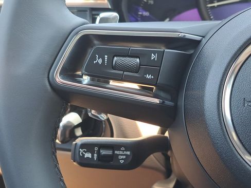 Used 2025 Porsche Macan image 29