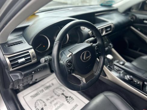 Used 2014 Lexus IS 250 w/ Navigation Package RWD image 9