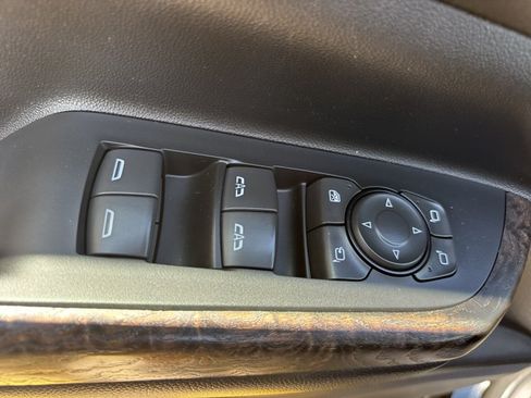 Used 2023 GMC Acadia Denali FWD image 23