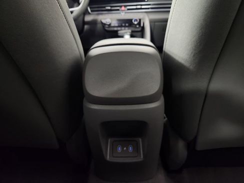 Certified 2025 Hyundai Elantra SEL FWD image 16
