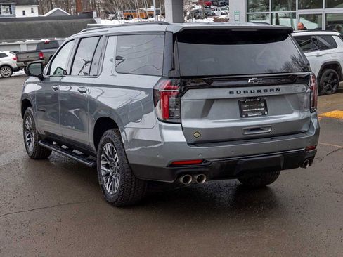 Used 2025 Chevrolet Suburban Z71 image 6