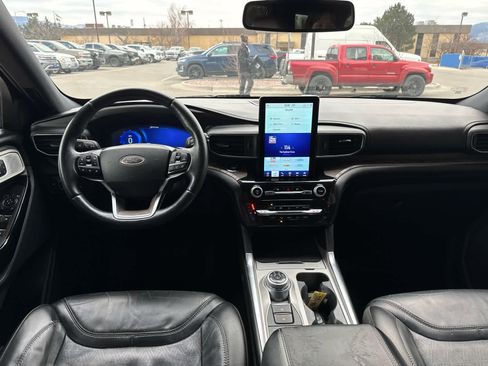 Used 2022 Ford Explorer Platinum w/ Equipment Group 601A image 30