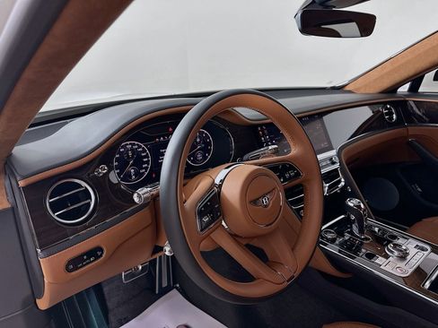 Used 2022 Bentley Flying Spur V8 AWD/4WD image 9