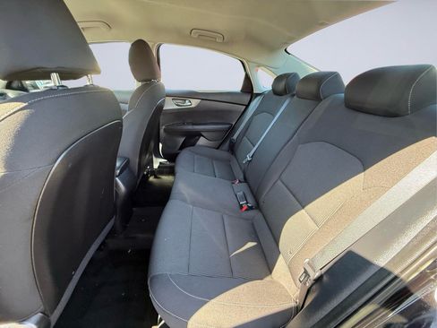 Used 2021 Kia Forte LXS FWD image 13