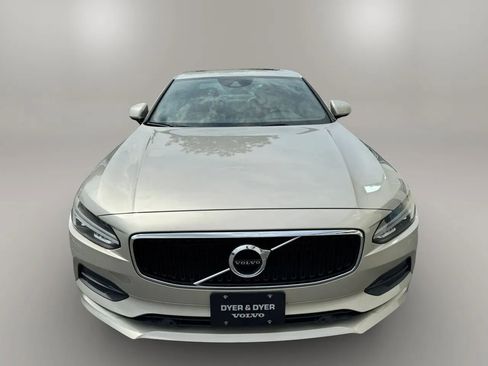 Used 2017 Volvo S90 T5 Momentum w/ Convenience Package FWD image 3