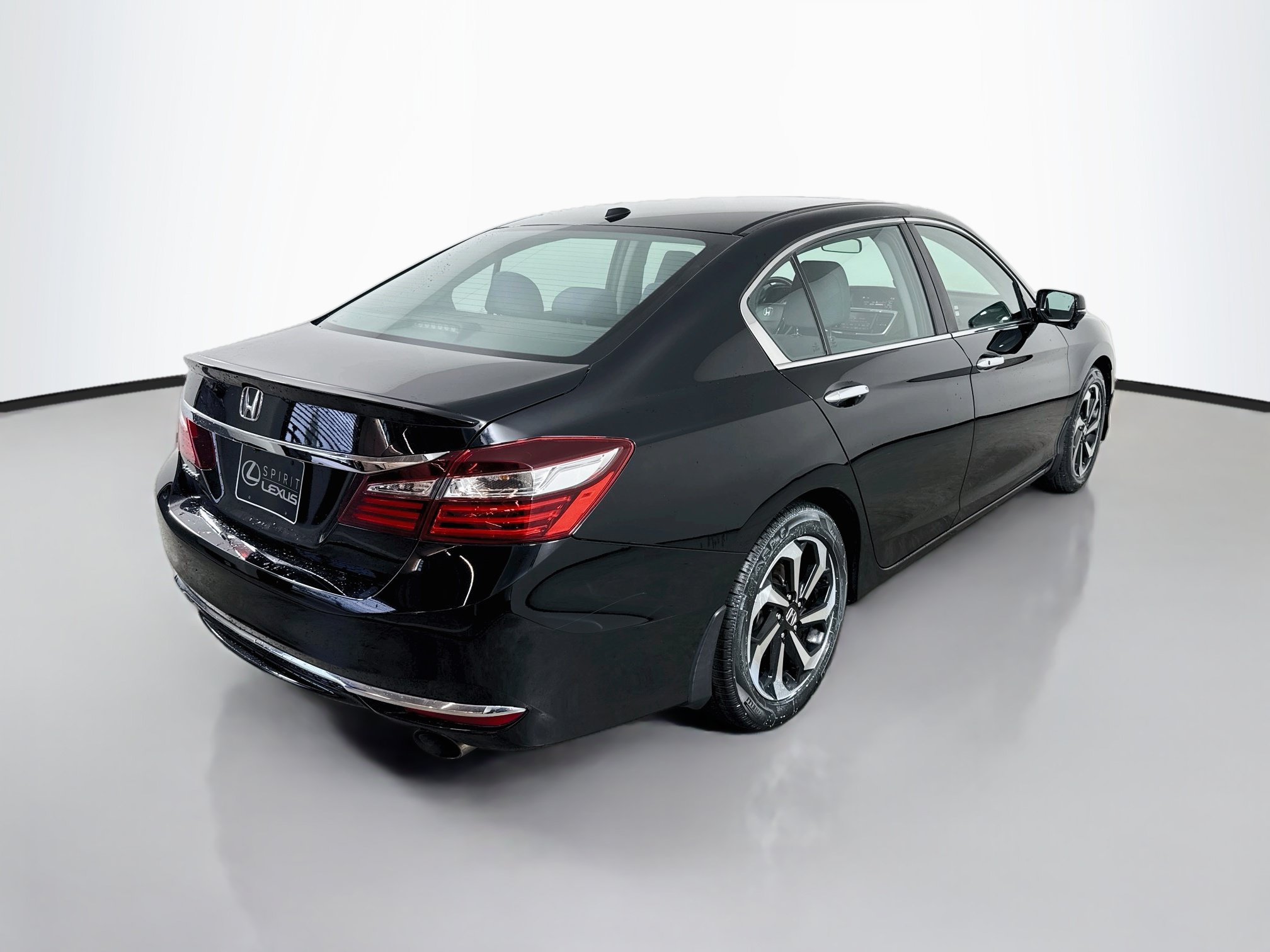 Used 2016 Honda Accord EX image 6