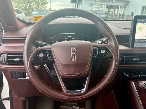 Used 2023 Lincoln Aviator Black Label w/ Dynamic Handling Package AWD/4WD image 11