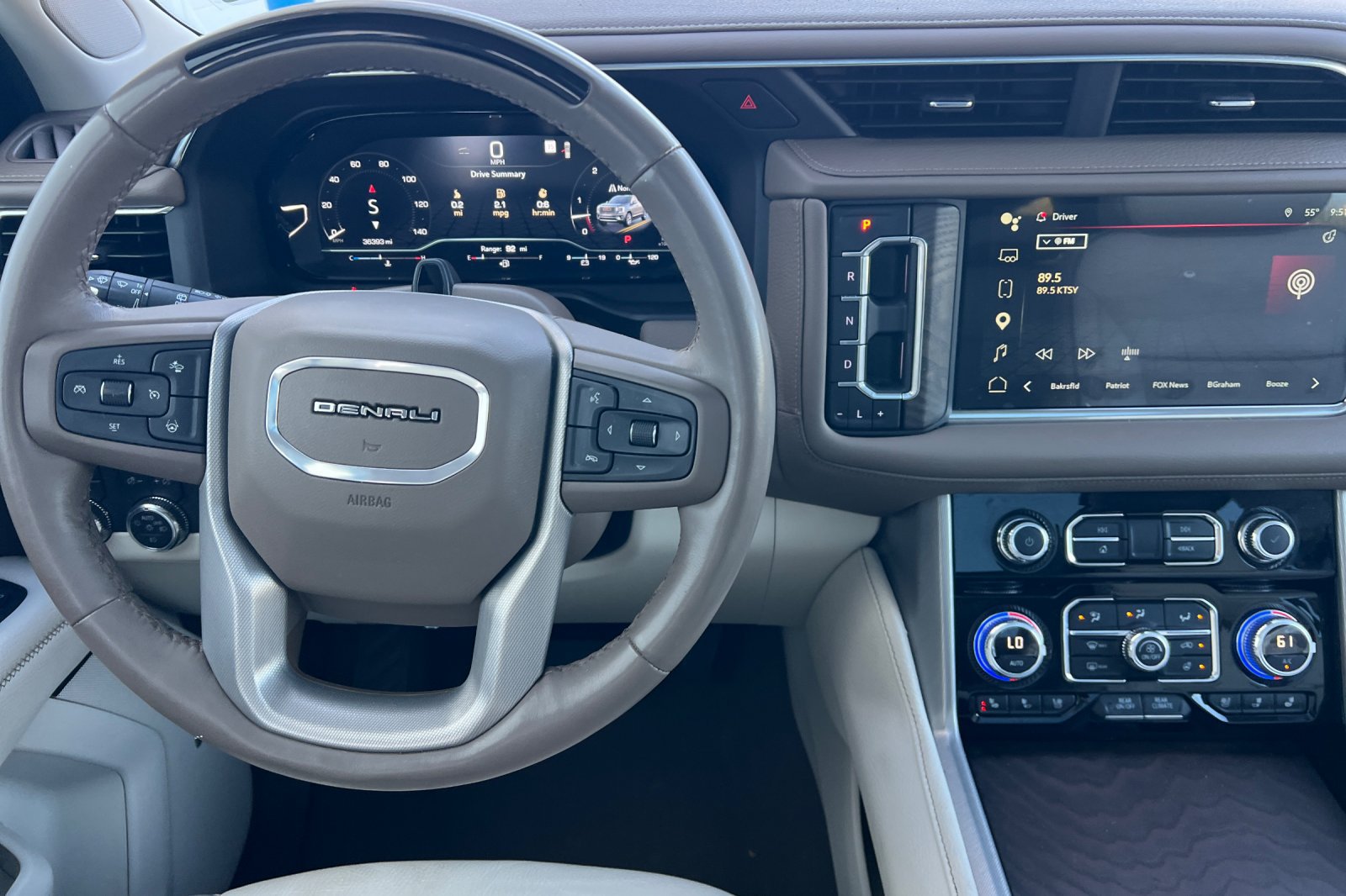 Used 2024 GMC Yukon XL Denali w/ Advanced Technology Package AWD/4WD image 11