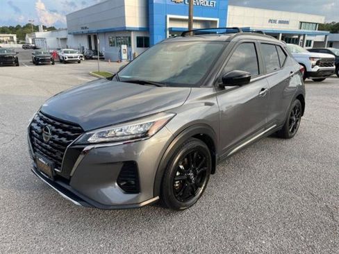 Used 2021 Nissan Kicks SR w/ SR Premium Package image 3