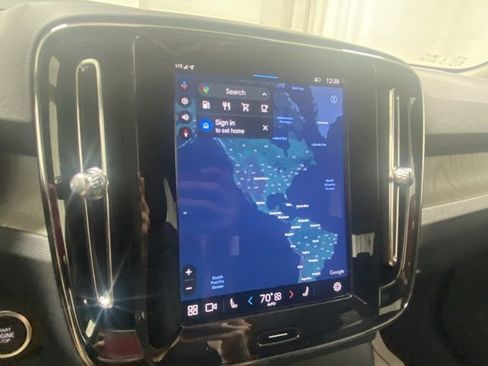 Certified 2025 Volvo XC40 B5 Plus image 19