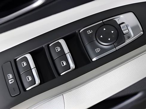 New 2025 Kia Sorento S image 17