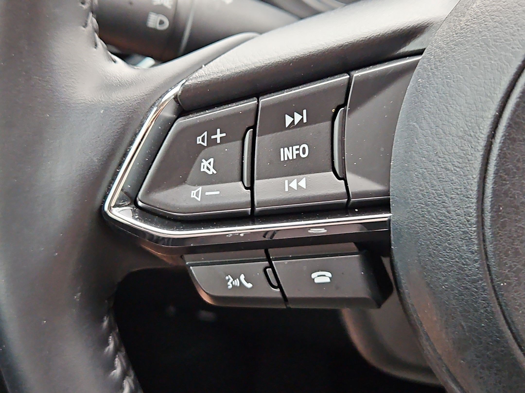Certified 2025 MAZDA CX-5 AWD 2.5 S w/ Preferred Package image 17