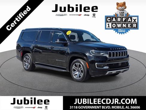 Used 2024 Jeep Wagoneer L Series II RWD image 1