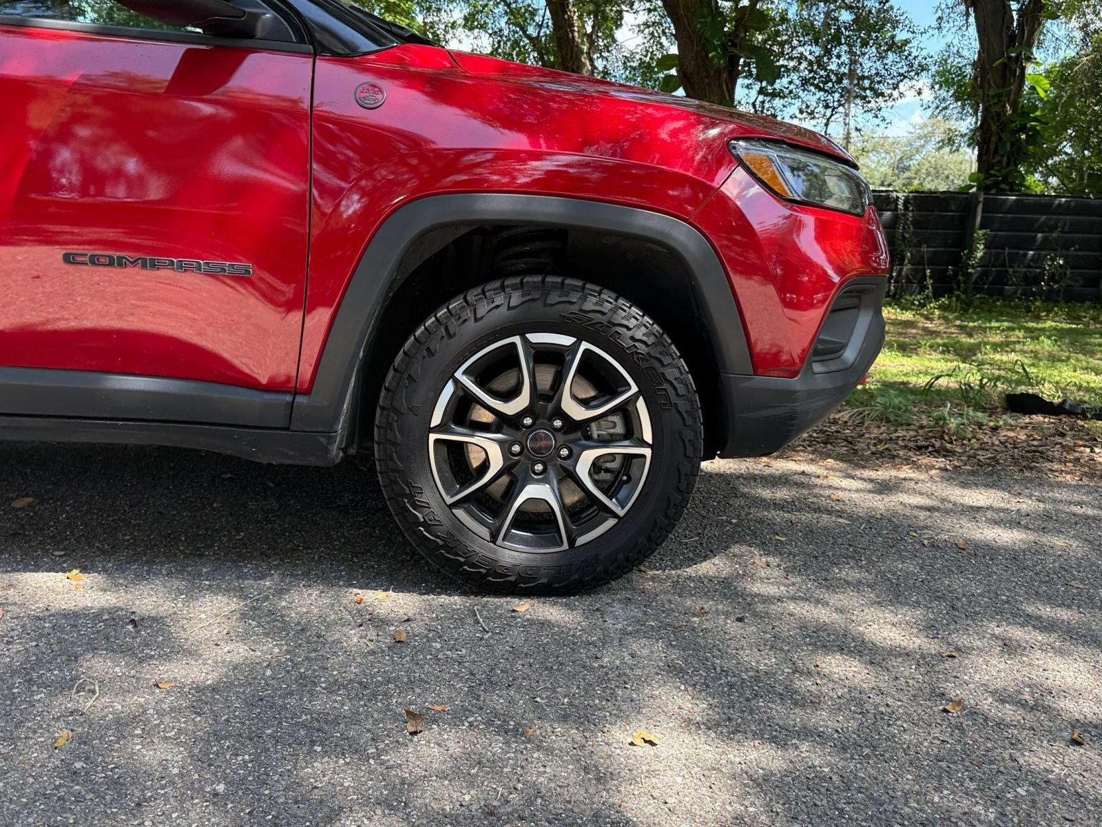 Used 2025 Jeep Compass Trailhawk AWD/4WD image 27