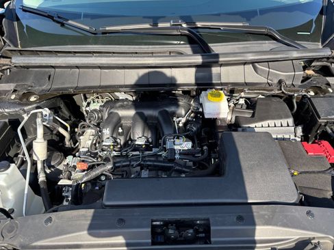 Used 2025 Nissan Pathfinder SV AWD/4WD image 35