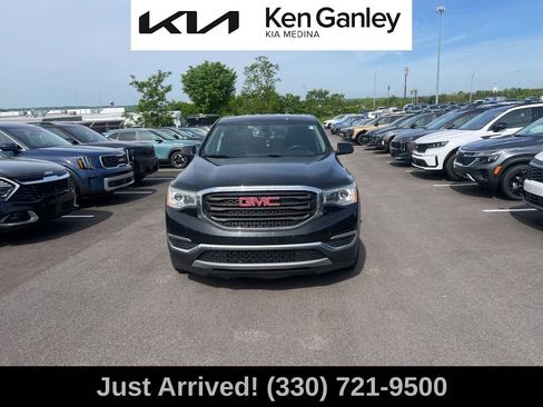 Used 2017 GMC Acadia SLE w/ LPO, Cargo Package FWD image 2