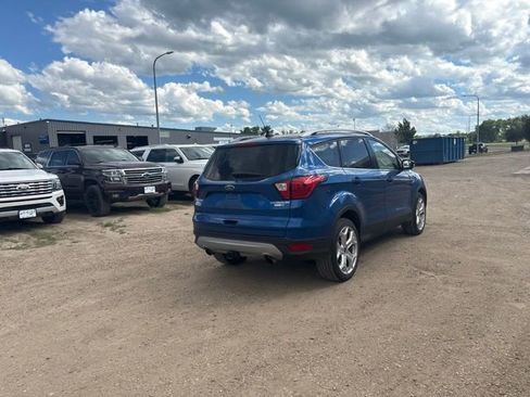 Used 2019 Ford Escape Titanium w/ U9j03 - Titanium Tow Package AWD/4WD image 9