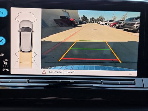 New 2026 Volkswagen Atlas SE image 13