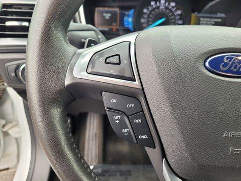 Used 2016 Ford Fusion Titanium image 21