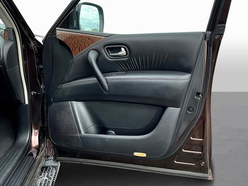 Used 2018 Nissan Armada SL image 16