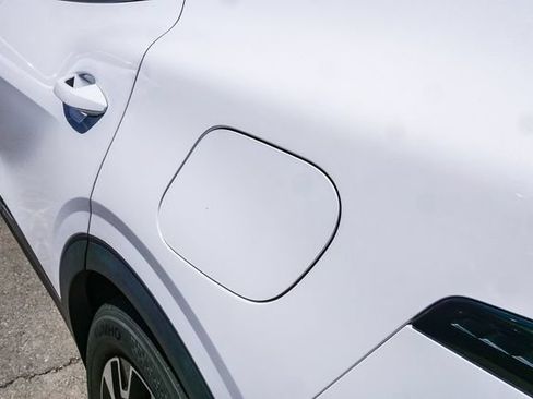 Certified 2023 Kia Sportage EX FWD image 9