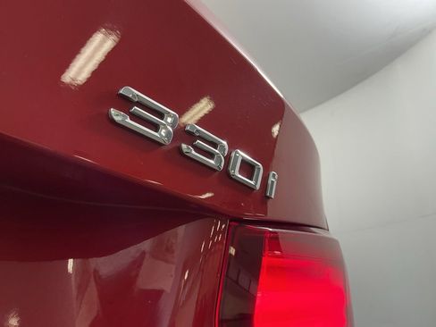 Used 2018 BMW 330i Sedan w/ Shadow Sport Edition RWD image 30