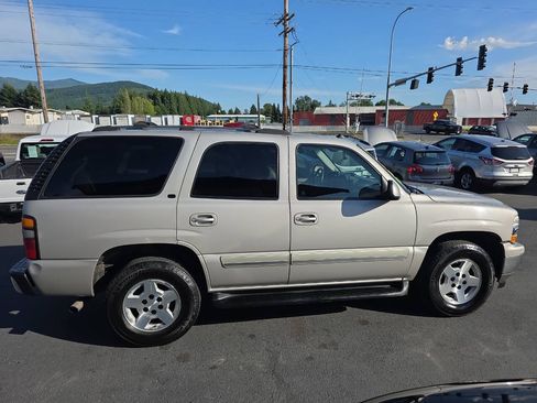 Used 2005 Chevrolet Tahoe LT w/ LT Preferred Equipment Group AWD/4WD image 8
