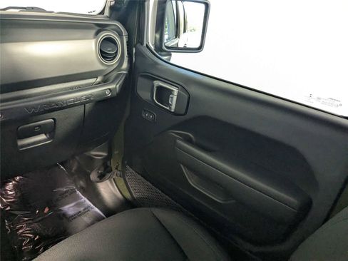 Used 2023 Jeep Wrangler Unlimited Sport AWD/4WD image 39