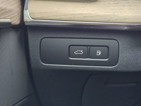 New 2026 Volvo XC90 T8 Plus w/ Protection Package Premier image 24