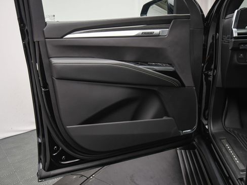 Used 2025 Cadillac Escalade V w/ LPO, ONYX Package image 50