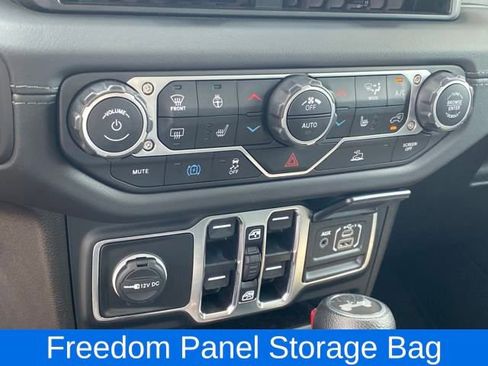 Used 2024 Jeep Wrangler Unlimited Sahara image 15