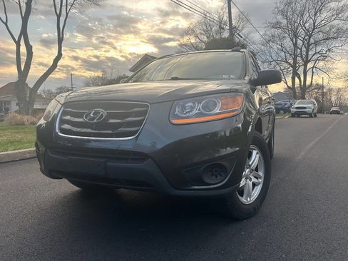 Used 2010 Hyundai Santa Fe GLS image 2