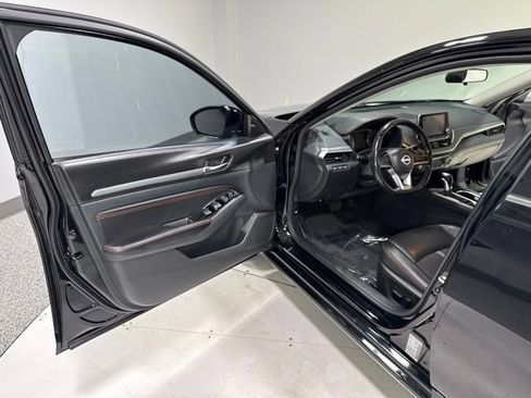 Used 2023 Nissan Altima 2.5 SR AWD/4WD image 8