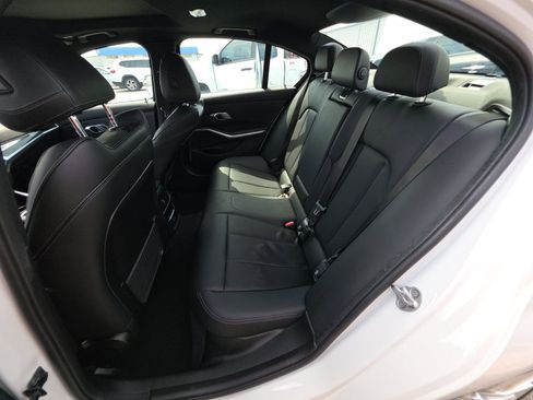 Used 2023 BMW 330i Sedan w/ Premium Package RWD image 15