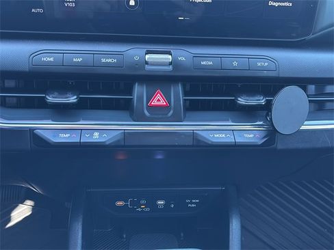 Used 2025 Kia K4 EX image 24