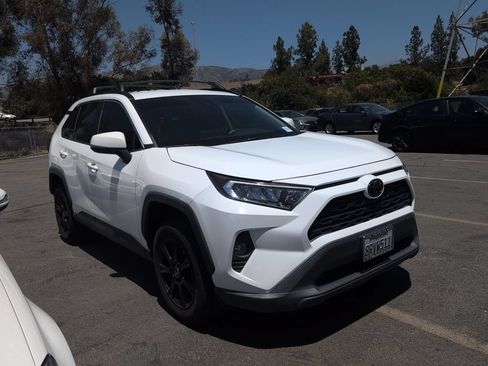 Used 2020 Toyota RAV4 XLE w/ All Weather Liner Package FWD image 1