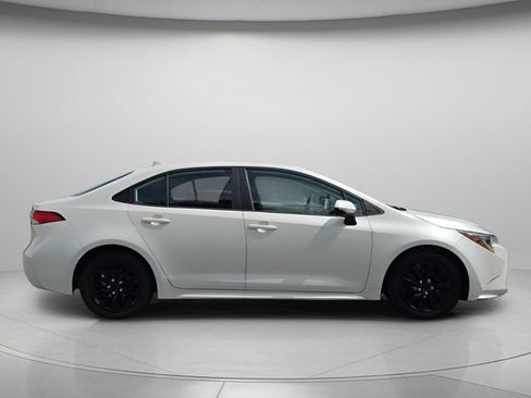 Used 2020 Toyota Corolla LE FWD image 9