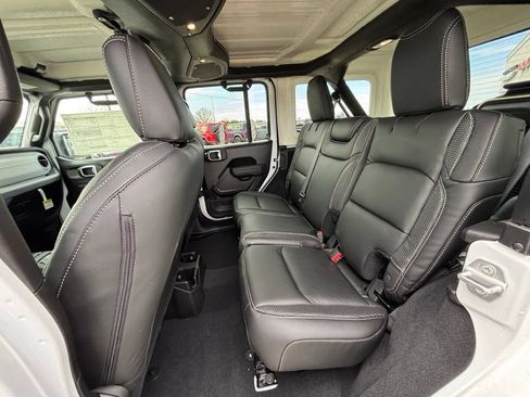 Used 2026 Jeep Wrangler Unlimited Sport AWD/4WD image 19