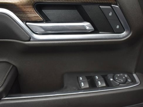 Used 2022 Chevrolet Silverado 1500 LT Trail Boss image 10