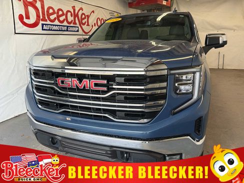 Used 2024 GMC Sierra 1500 SLT image 1