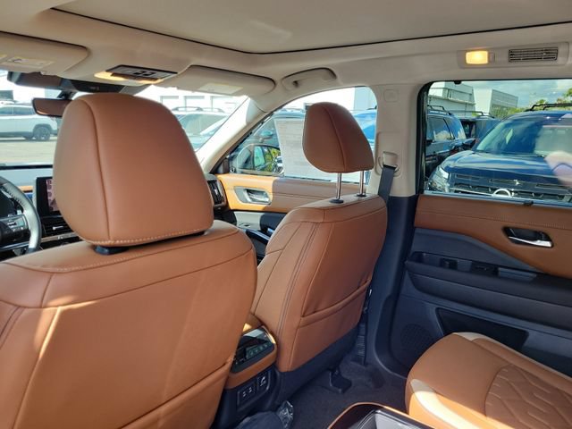 New 2026 Nissan Pathfinder Platinum AWD/4WD image 12