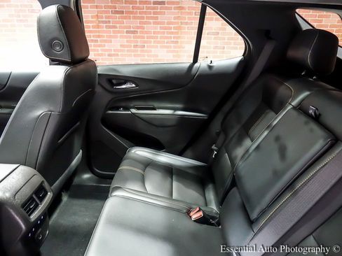 Used 2023 Chevrolet Equinox Premier image 18